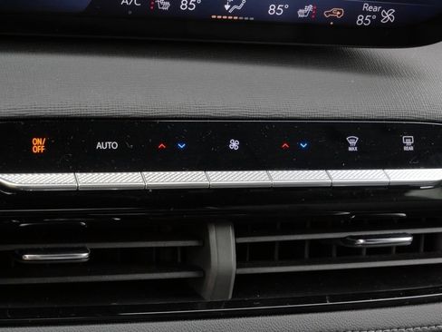 Used 2025 Buick Enclave Sport Touring AWD/4WD image 49
