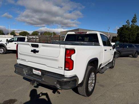 Used 2024 Chevrolet Silverado 2500 LTZ w/ LTZ Premium Package AWD/4WD image 6