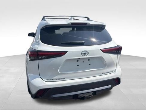 Used 2022 Toyota Highlander Limited AWD/4WD image 15