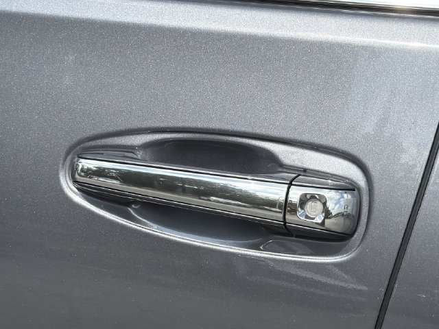 Used 2022 Lexus GX 460 Luxury w/ Accessory Package AWD/4WD image 13