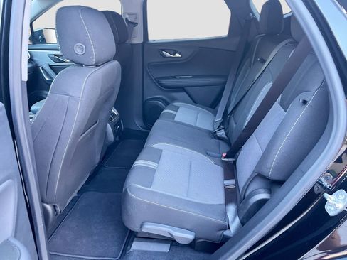 Used 2025 Chevrolet Blazer LT image 21