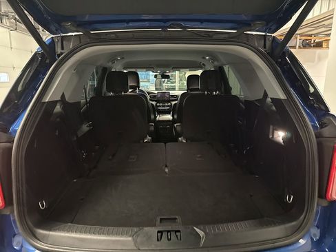 Used 2023 Ford Explorer Limited image 32