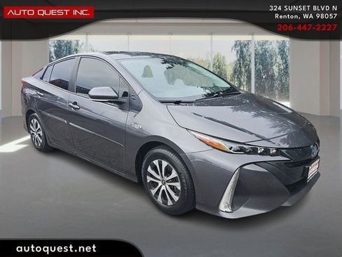 Used 2021 Toyota Prius Prime XLE image 3