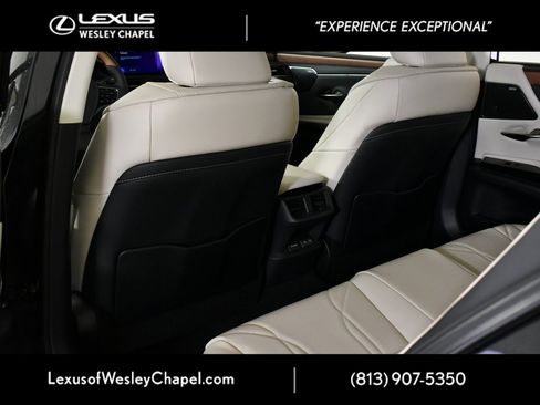 New 2025 Lexus ES 350 Ultra Luxury image 8