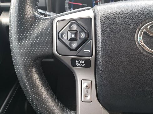 Used 2017 Toyota 4Runner SR5 AWD/4WD image 14