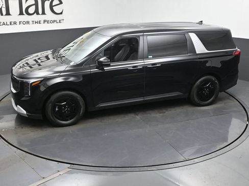 Used 2025 Kia Carnival FWD image 57