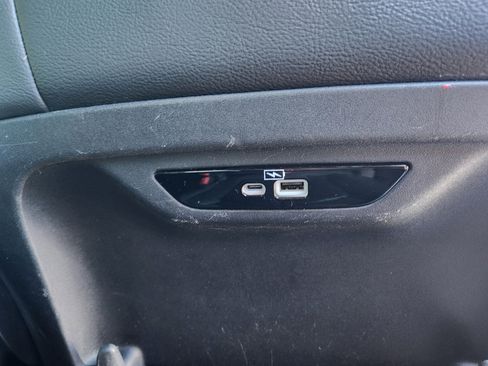 Used 2021 Chrysler Pacifica Touring-L w/ Premium & Safety Sphere Group FWD image 45