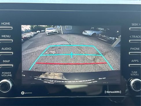 Used 2022 Toyota Camry SE image 32