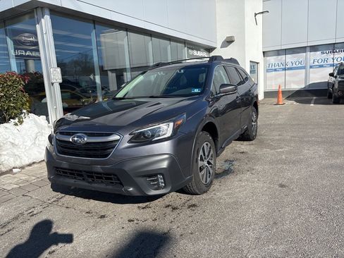 Used 2020 Subaru Outback Premium image 6