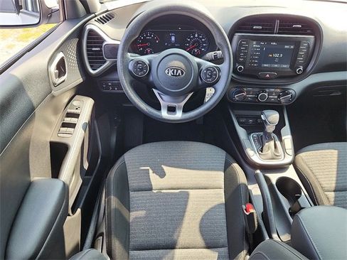 Used 2020 Kia Soul S image 11