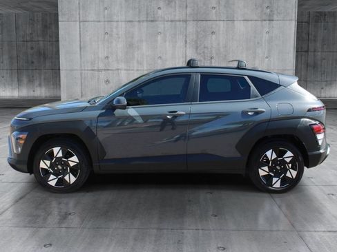 Used 2025 Hyundai Kona SEL FWD image 2