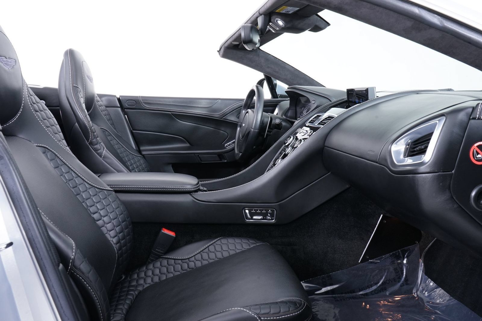 Used 2016 Aston Martin Vanquish Volante RWD image 29