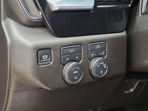 Certified 2025 Chevrolet Silverado 1500 LT AWD/4WD image 17