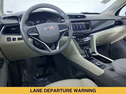 Certified 2023 Cadillac XT6 Premium Luxury FWD image 2