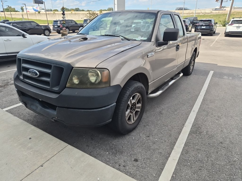 Used 2005 Ford F150 STX RWD image 2