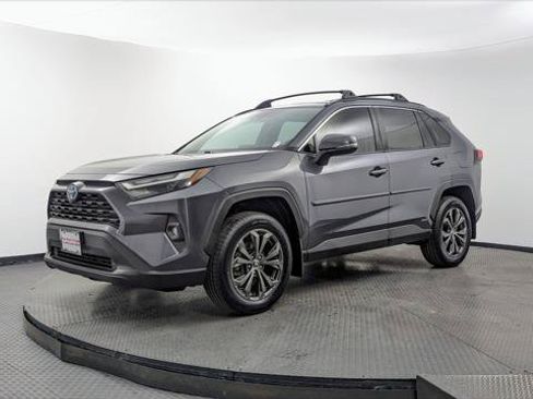 Used 2022 Toyota RAV4 XLE Premium AWD/4WD image 2