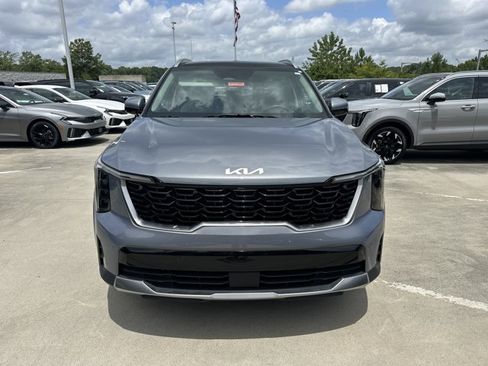 Used 2025 Kia Sorento S w/ Panoramic Sunroof Package FWD image 3