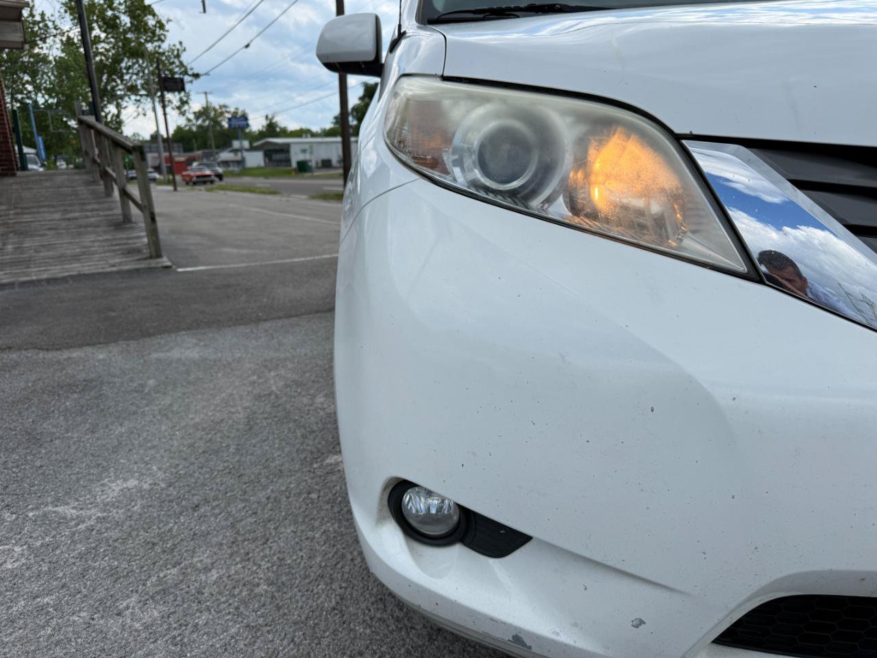 Used 2013 Toyota Sienna XLE w/ Entertainment Pkg FWD image 5