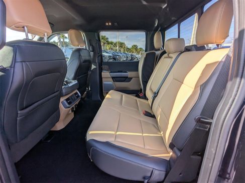 Used 2022 Ford F150 Lariat image 14