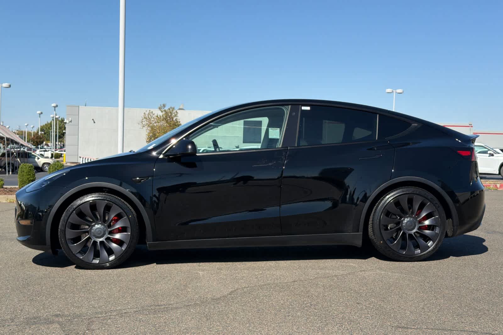 Used 2022 Tesla Model Y Performance AWD/4WD image 9