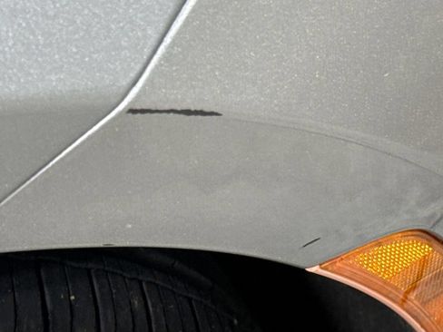 Used 2021 Chrysler Pacifica Touring-L FWD image 31