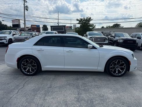 Used 2015 Chrysler 300 S w/ 300S Premium Group RWD image 7