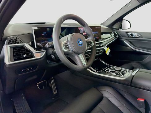 New 2026 BMW X5 xDrive50e w/ M Sport Package image 10