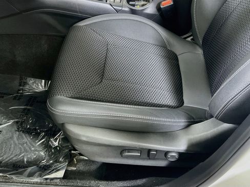 Used 2023 Subaru Forester Premium AWD/4WD image 18