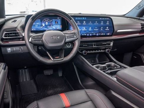 Used 2025 Chevrolet Traverse RS FWD image 7