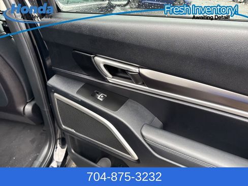 Used 2023 Kia Telluride S w/ S Sunroof Package image 12