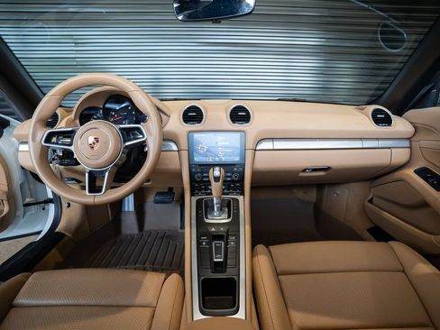 Certified 2017 Porsche 718 Boxster RWD image 24
