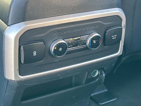 Used 2024 Ford Expedition XLT image 17