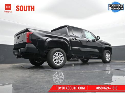 Used 2025 Toyota Tacoma SR w/ SR Upgrade Package image 38