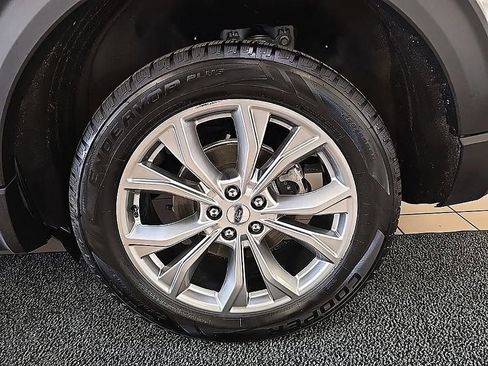 Used 2023 Ford Explorer XLT w/ Equipment Group 202A AWD/4WD image 42