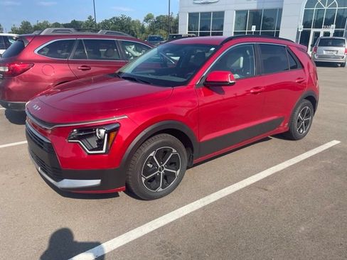Used 2024 Kia Niro EX FWD image 1