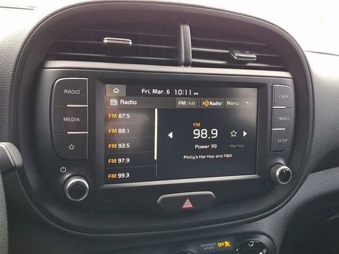 Used 2023 Kia Soul LX w/ LX Technology Package image 16