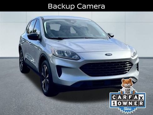 Used 2022 Ford Escape SE w/ SE Sport Appearance Package image 3