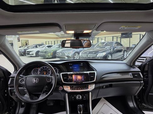 Used 2014 Honda Accord Touring image 25