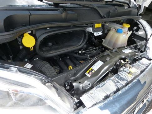 Used 2025 RAM ProMaster 2500 w/ U-Haul Equipment Group FWD image 11
