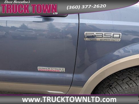 Used 2005 Ford F350 Lariat image 3