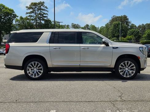 Used 2021 GMC Yukon XL Denali w/ Denali Ultimate Package AWD/4WD image 6