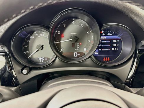 Certified 2025 Porsche Macan AWD/4WD image 16