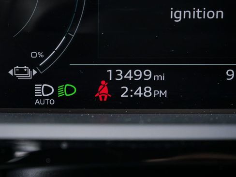 Certified 2024 Audi Q8 e-tron Prestige image 12