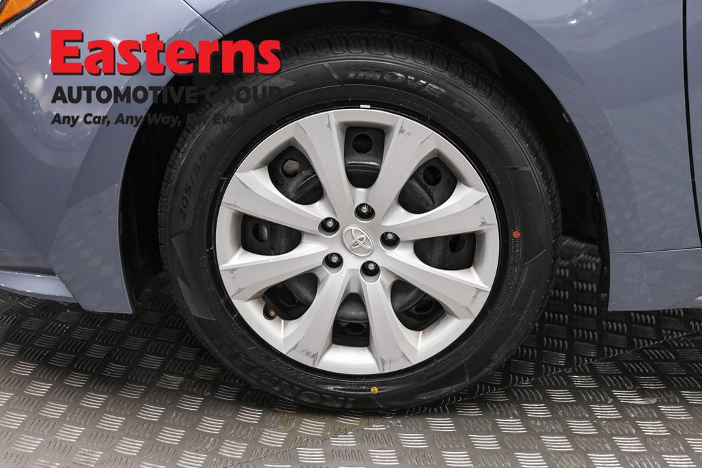 Used 2025 Toyota Corolla LE FWD image 28