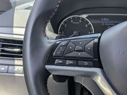 Used 2025 Nissan Altima 2.5 SR FWD image 19