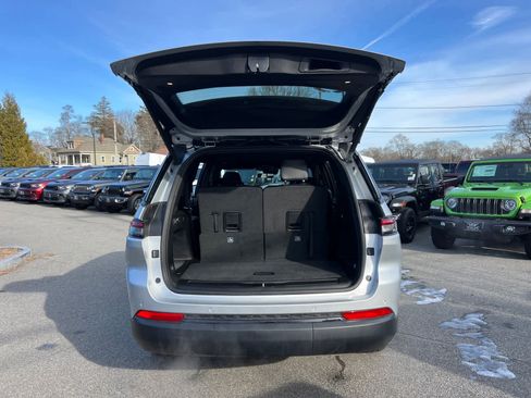 New 2025 Jeep Grand Cherokee L Limited w/ Black Appearance Package image 41