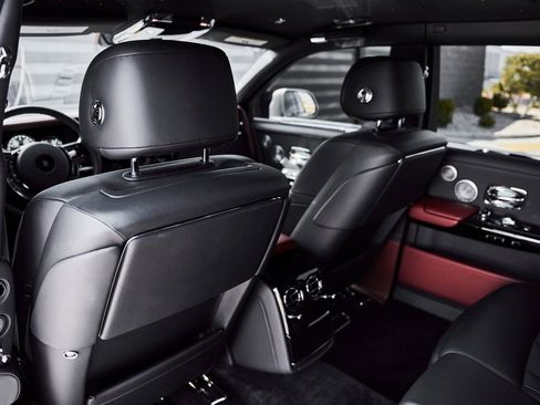 Used 2024 Rolls-Royce Phantom Sedan RWD image 52