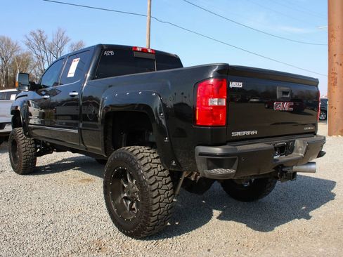 Used 2015 GMC Sierra 2500 Denali w/ Duramax Plus Package image 10