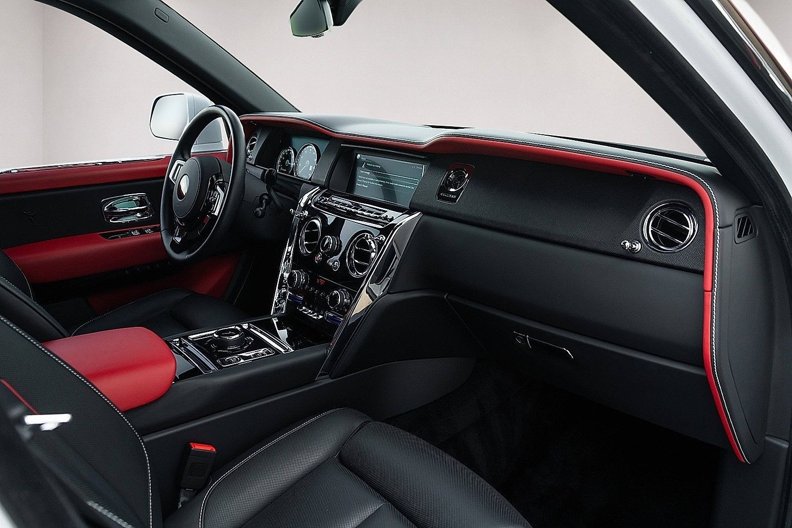 Used 2022 Rolls-Royce Cullinan AWD/4WD image 31