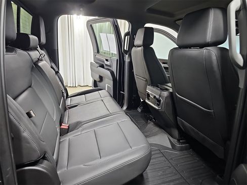 Certified 2025 GMC Sierra 2500 SLT w/ SLT Premium Package image 15